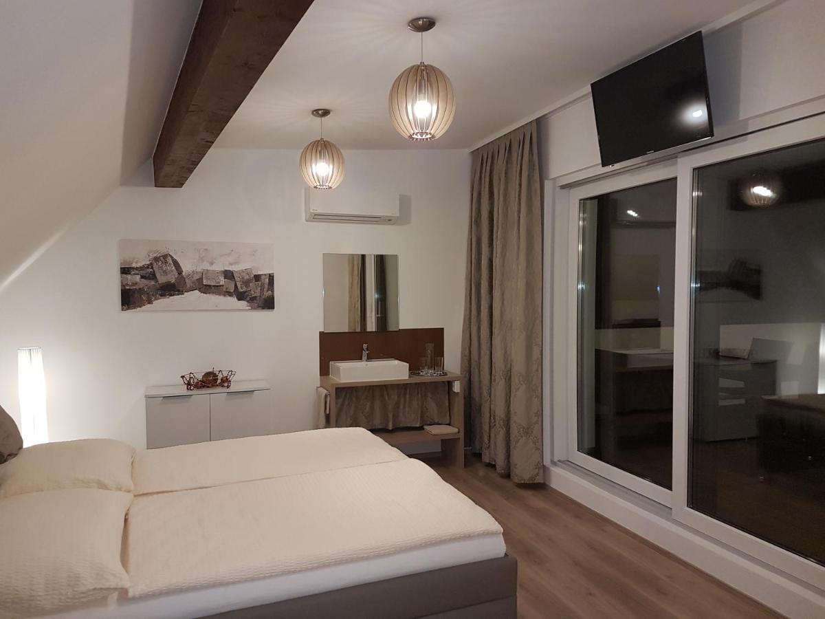 Penthouse Griemann 1 Mit Infrarotkabine Und Eigener Dachterrasse Fuer Max 4 Personen Illmitz Exterior photo